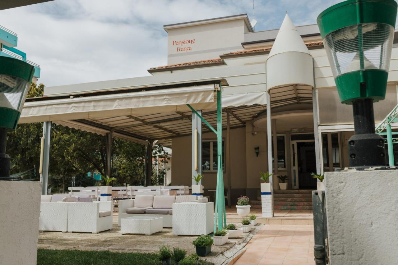 Hotel Villa Franca Lignano Sabbiadoro Exterior foto