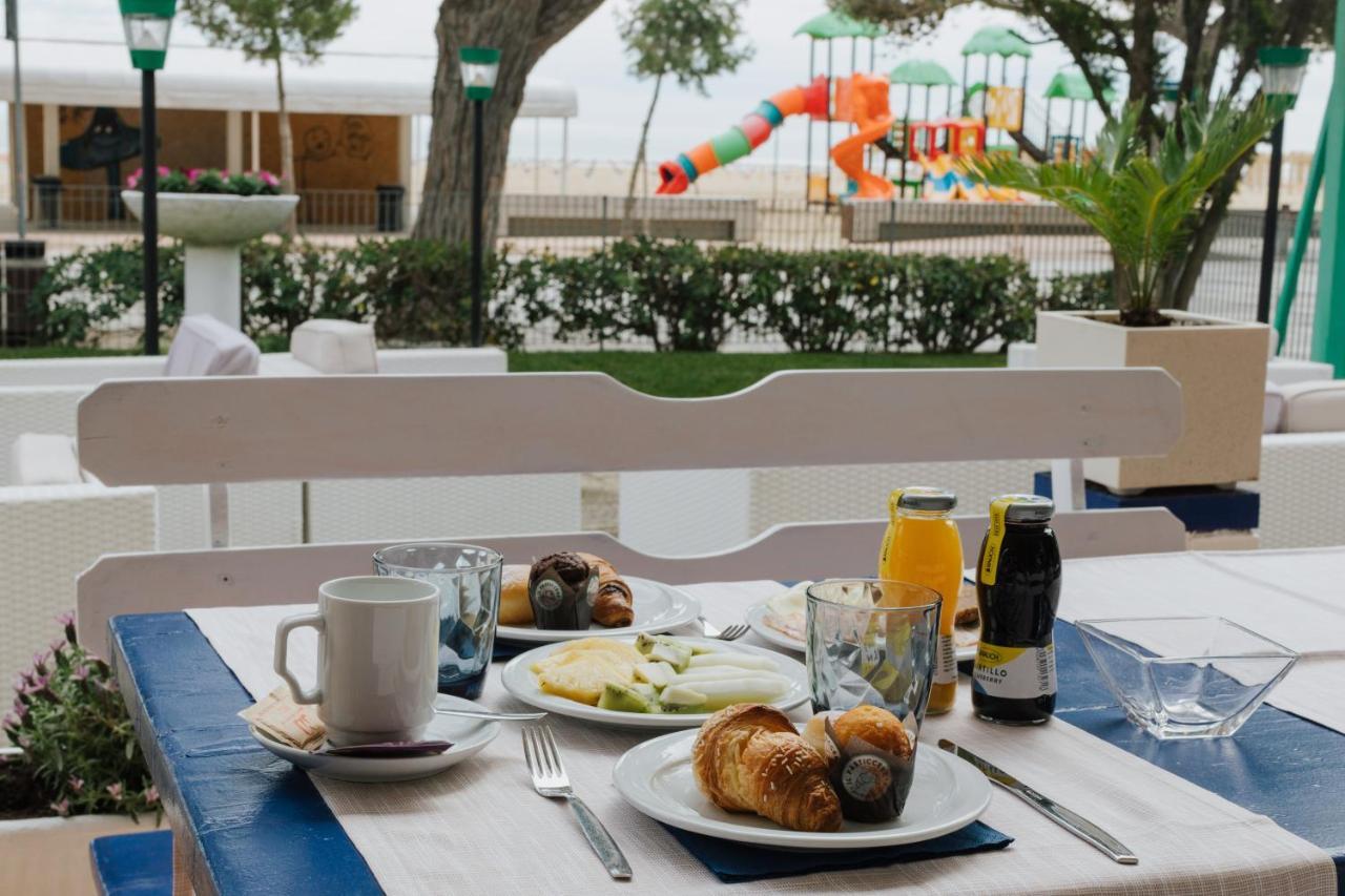 Hotel Villa Franca Lignano Sabbiadoro Exterior foto