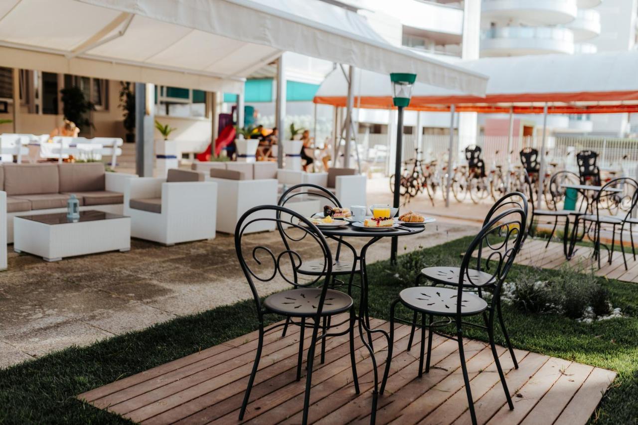 Hotel Villa Franca Lignano Sabbiadoro Exterior foto